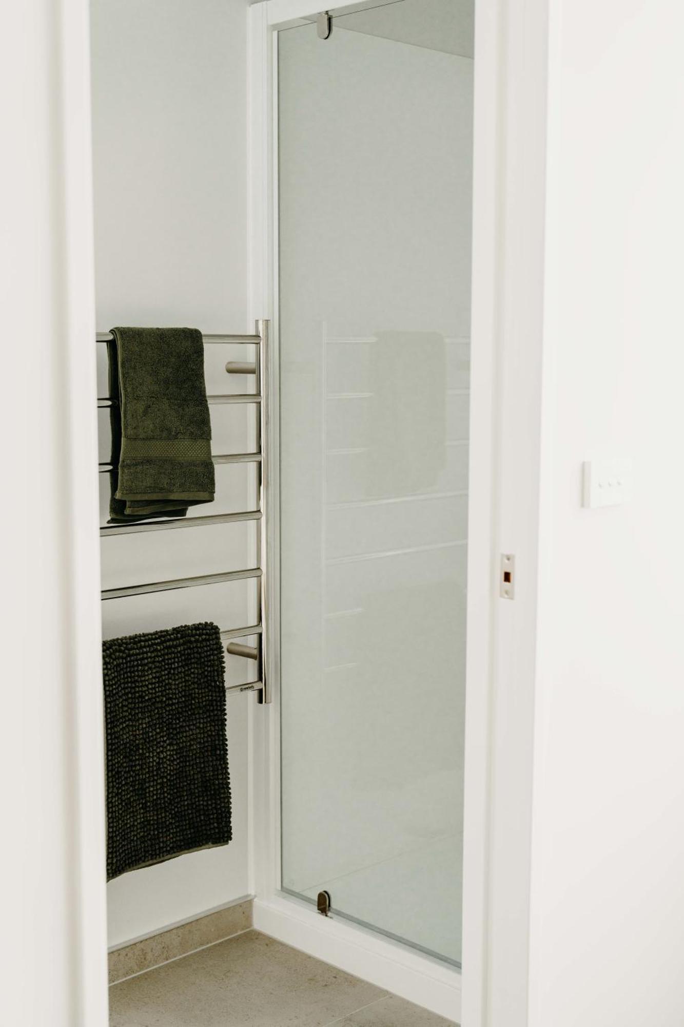 New Townhouse, Heart Of City Centre, 2 Bed 2 Bath, Car Park Christchurch Dış mekan fotoğraf