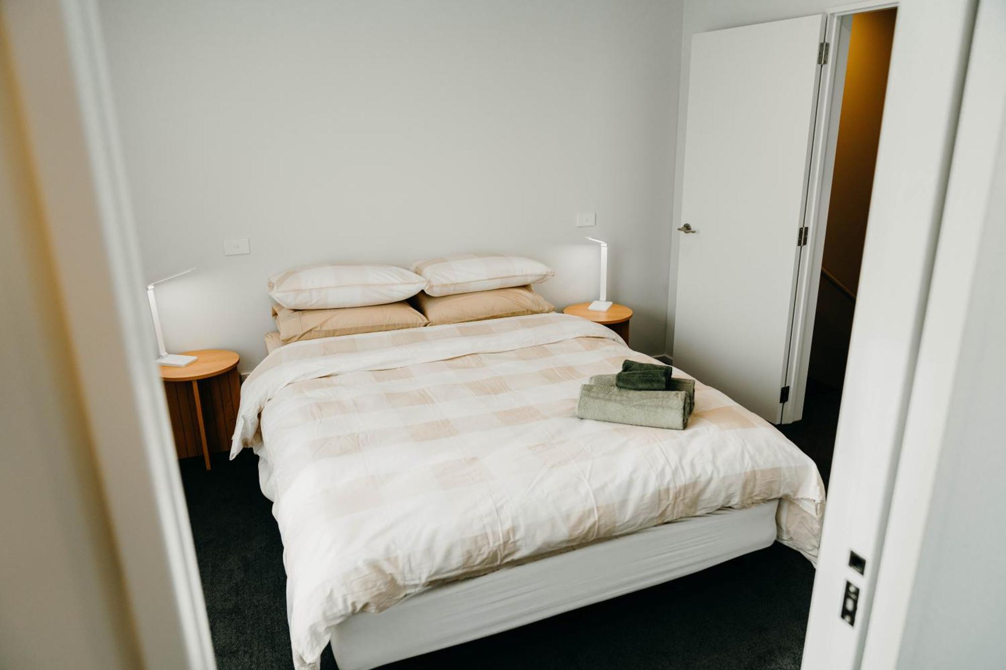 New Townhouse, Heart Of City Centre, 2 Bed 2 Bath, Car Park Christchurch Dış mekan fotoğraf