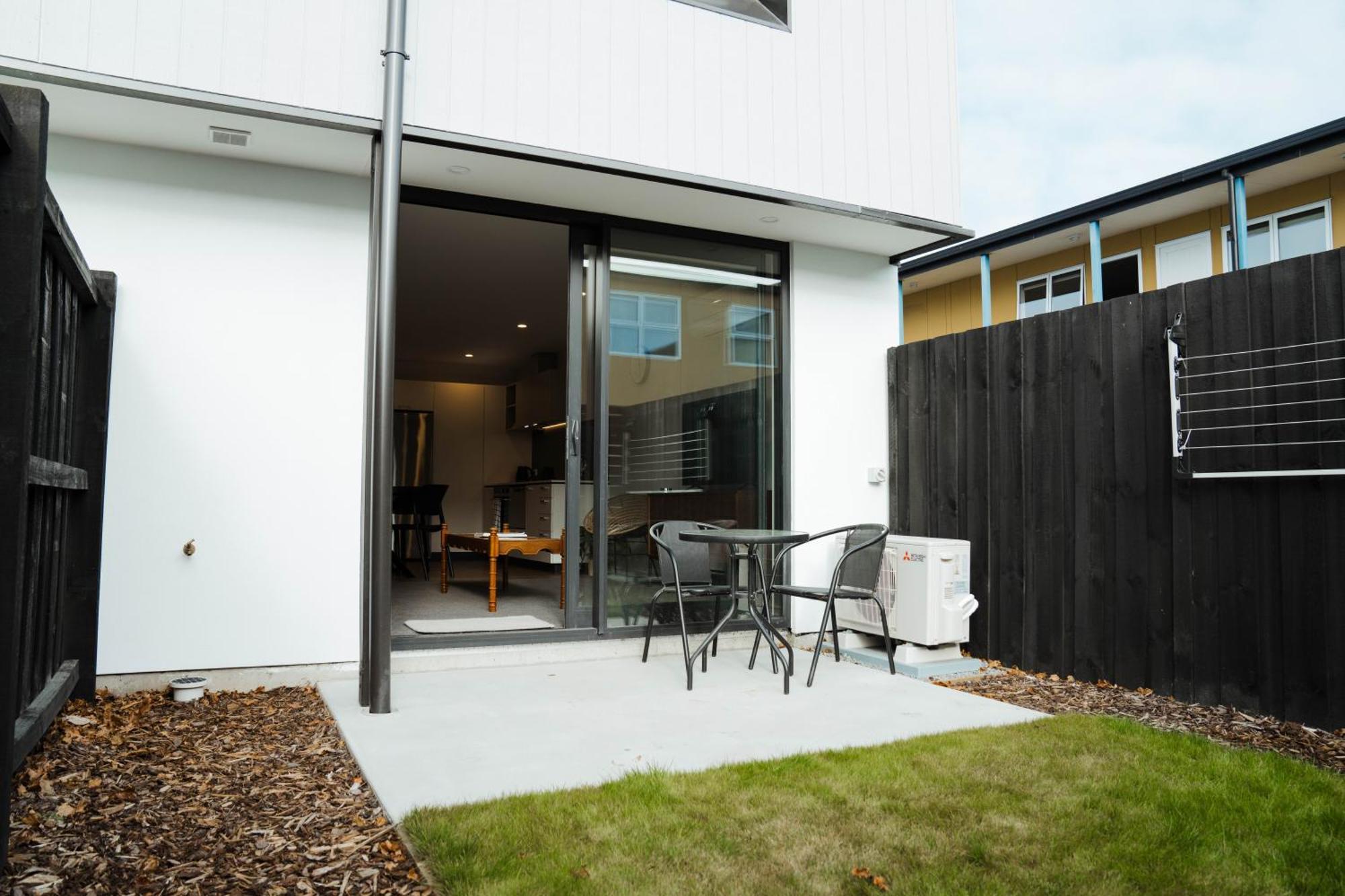 New Townhouse, Heart Of City Centre, 2 Bed 2 Bath, Car Park Christchurch Dış mekan fotoğraf